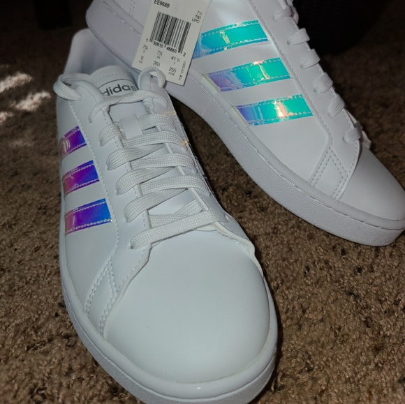New Adidas sneakers - Picture 2 of 2